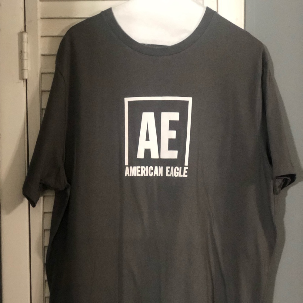 American Eagle Outfitters Men T-Shirt sz XL.